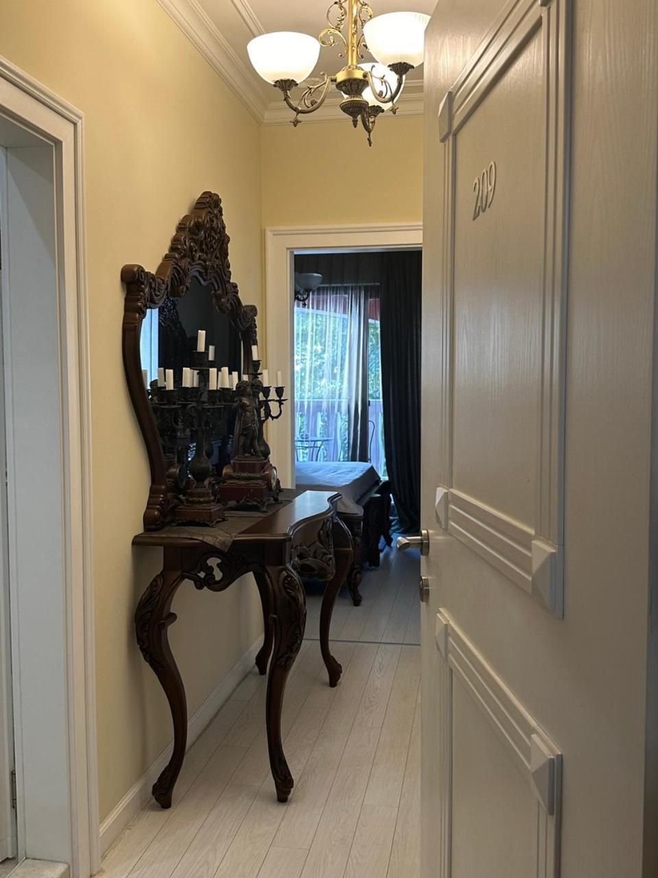 Central Luxury Antique Apartment Varna Ngoại thất bức ảnh
